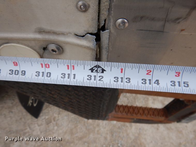 image for item KY9662 2005 Kenworth T800  box truck