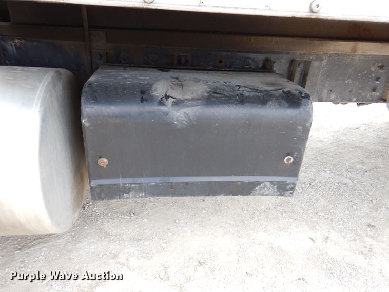 image for item KY9662 2005 Kenworth T800  box truck