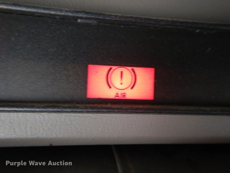 image for item KY9662 2005 Kenworth T800  box truck