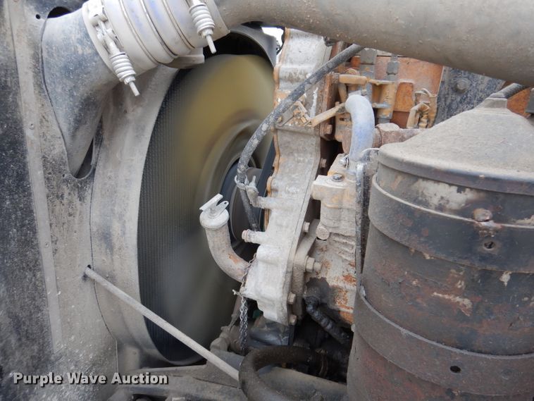 image for item KY9662 2005 Kenworth T800  box truck