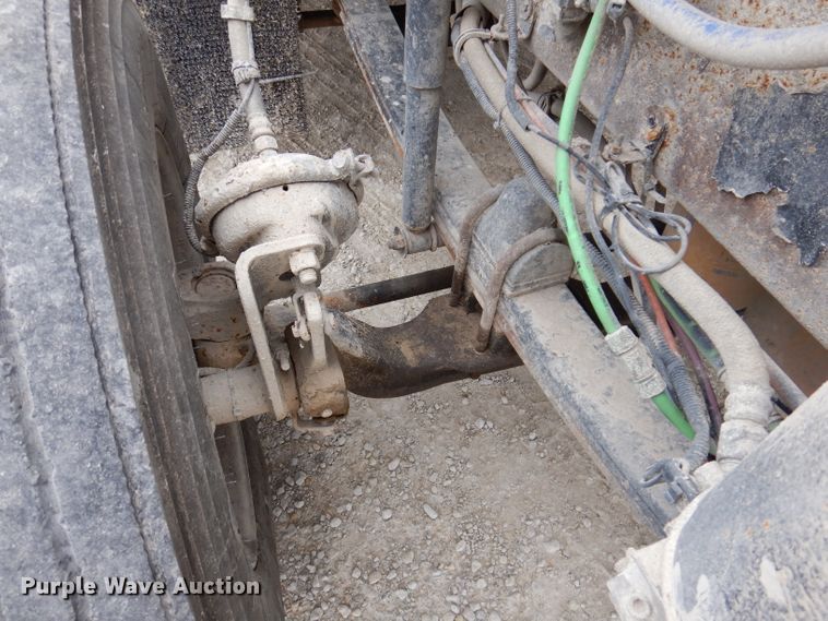 image for item KY9662 2005 Kenworth T800  box truck