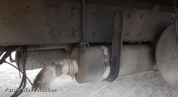 image for item KY9662 2005 Kenworth T800  box truck