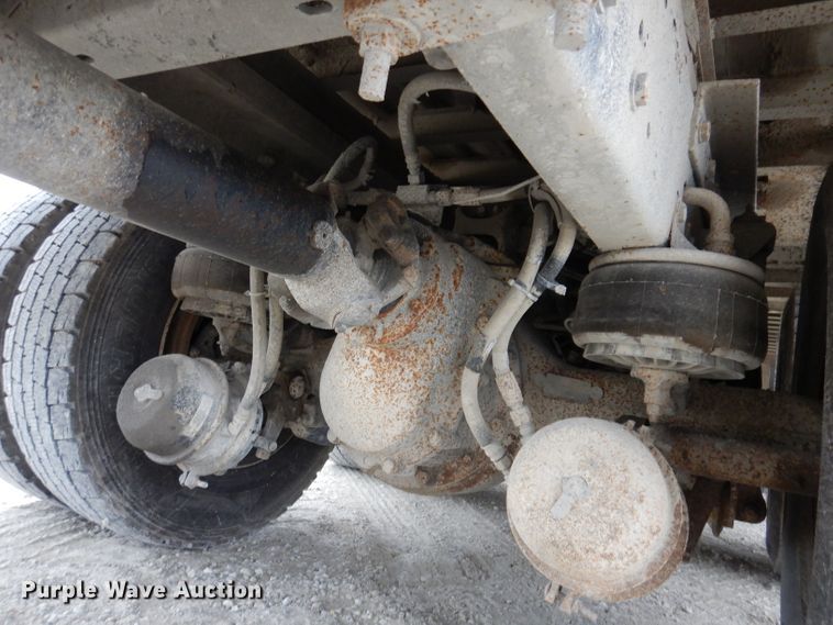 image for item KY9662 2005 Kenworth T800  box truck