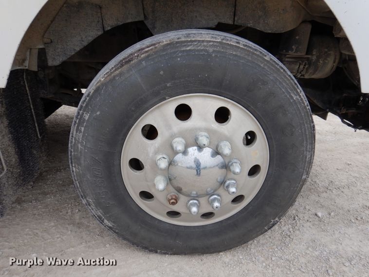 image for item KY9662 2005 Kenworth T800  box truck