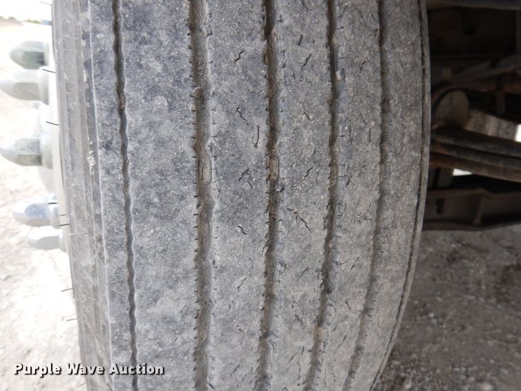 image for item KY9662 2005 Kenworth T800  box truck