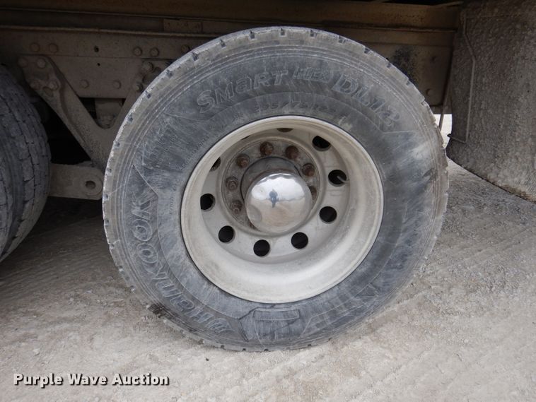 image for item KY9662 2005 Kenworth T800  box truck