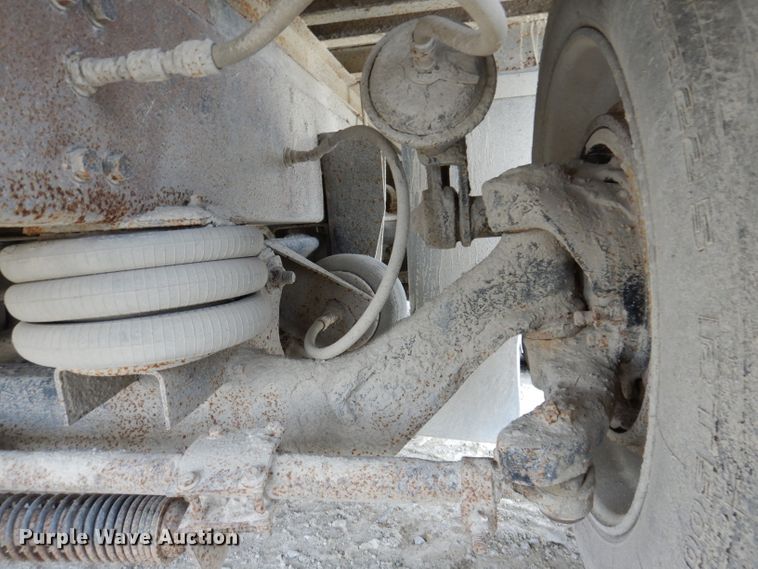 image for item KY9662 2005 Kenworth T800  box truck