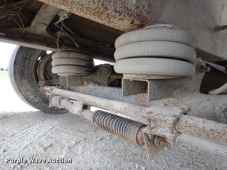 image for item KY9662 2005 Kenworth T800  box truck