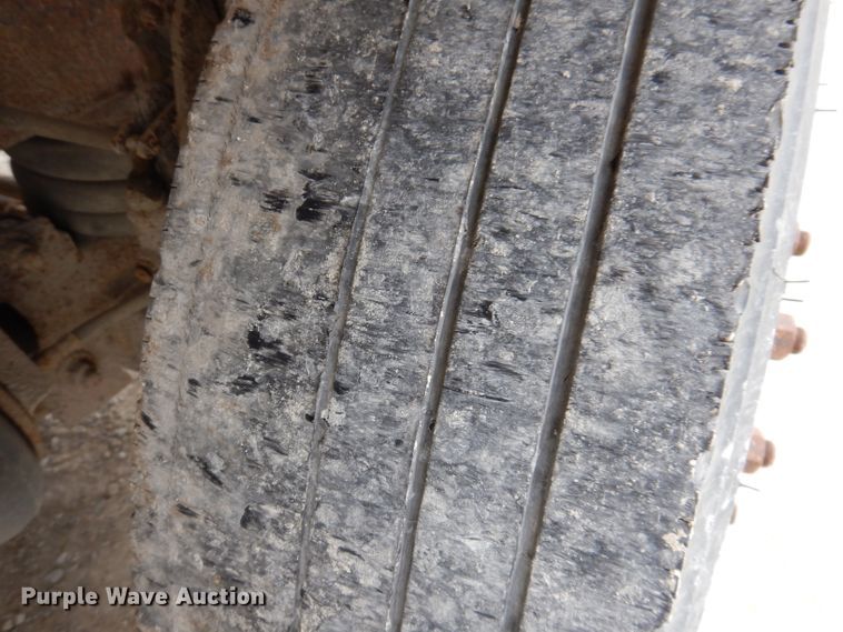 image for item KY9662 2005 Kenworth T800  box truck