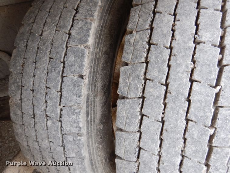 image for item KY9662 2005 Kenworth T800  box truck