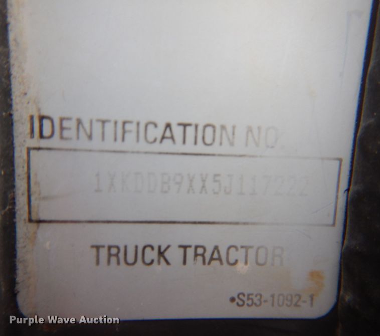 image for item KY9662 2005 Kenworth T800  box truck