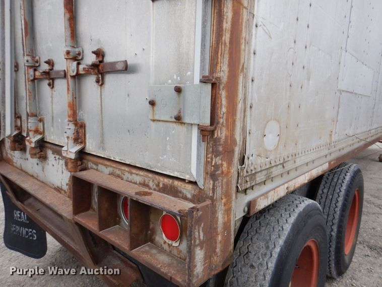 image for item KY9671 1974 Dorsey AIDT-272  dry van trailer