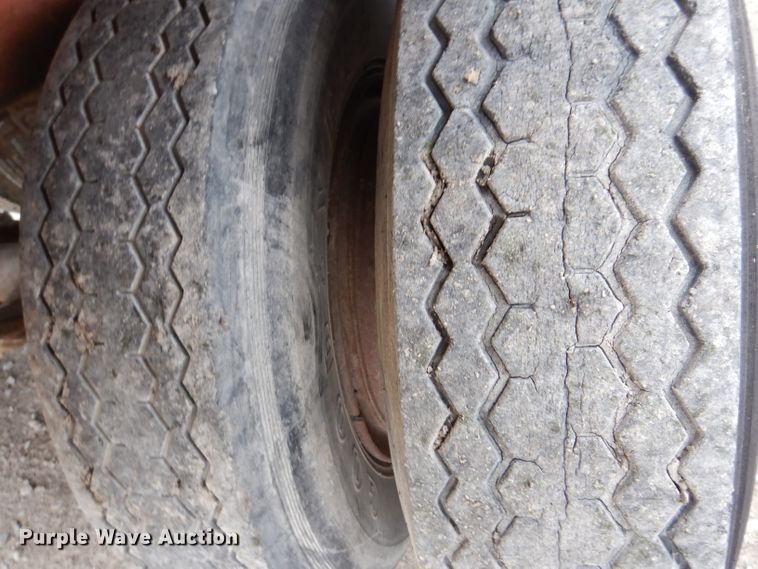 image for item KY9671 1974 Dorsey AIDT-272  dry van trailer