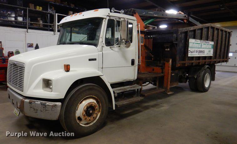 image for item KY9673 2001 Freightliner FL70  grapple truck