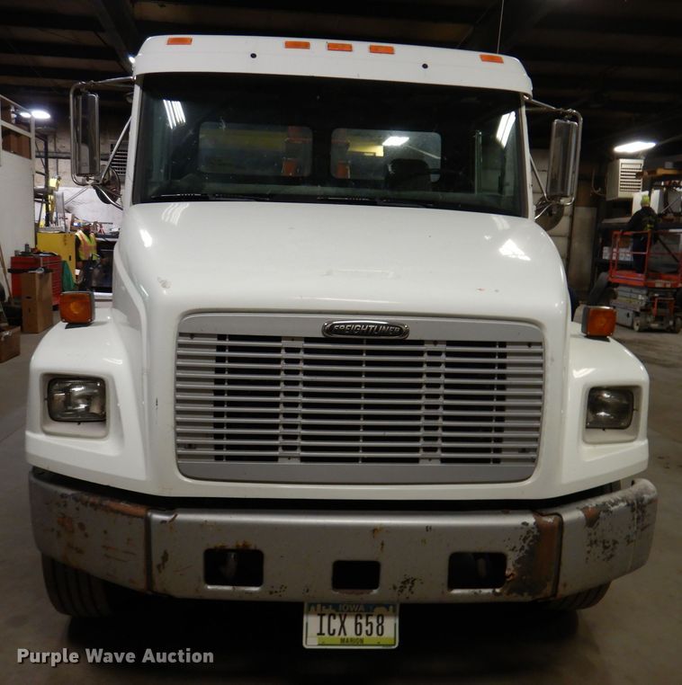 image for item KY9673 2001 Freightliner FL70  grapple truck