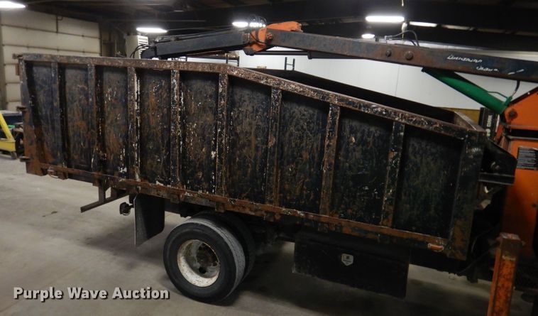 image for item KY9673 2001 Freightliner FL70  grapple truck