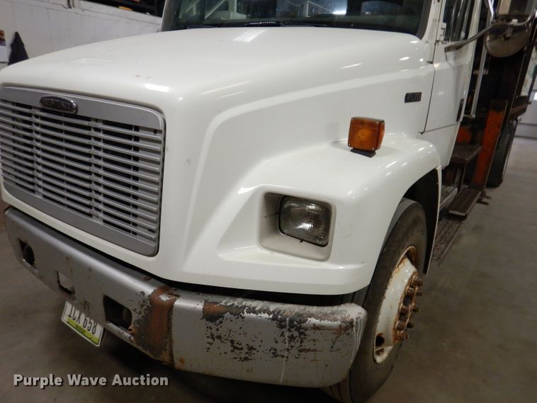 image for item KY9673 2001 Freightliner FL70  grapple truck