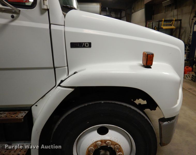 image for item KY9673 2001 Freightliner FL70  grapple truck