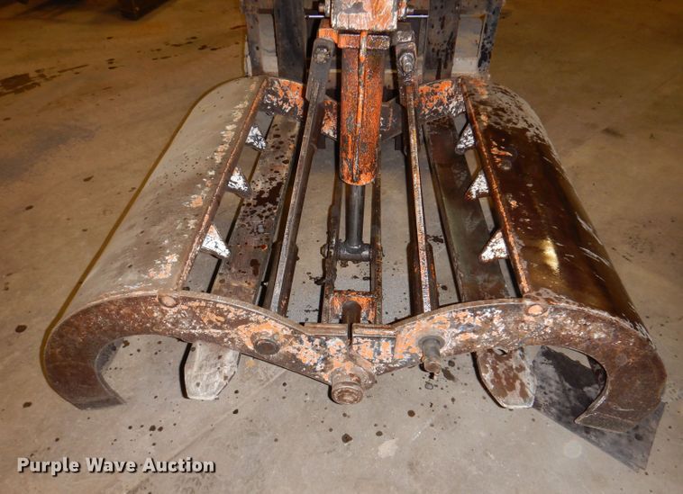 image for item KY9673 2001 Freightliner FL70  grapple truck