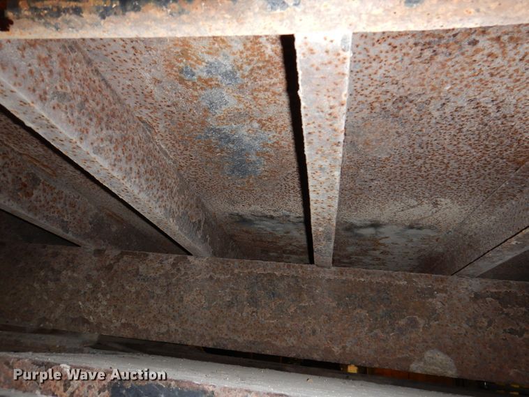 image for item KY9673 2001 Freightliner FL70  grapple truck