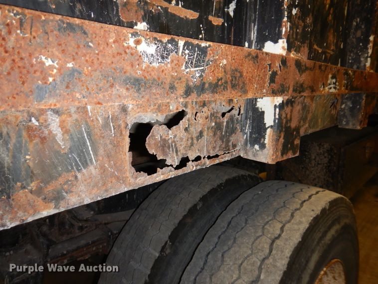 image for item KY9673 2001 Freightliner FL70  grapple truck