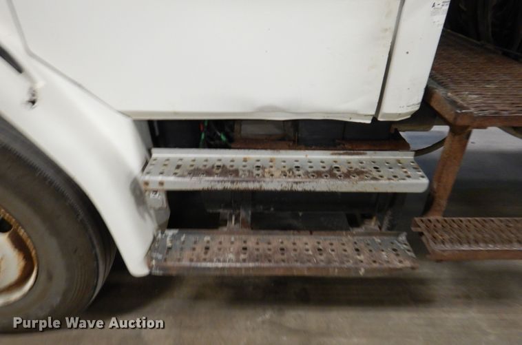 image for item KY9673 2001 Freightliner FL70  grapple truck