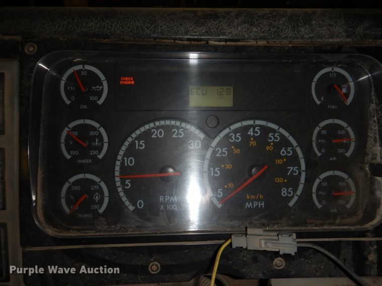 image for item KY9673 2001 Freightliner FL70  grapple truck