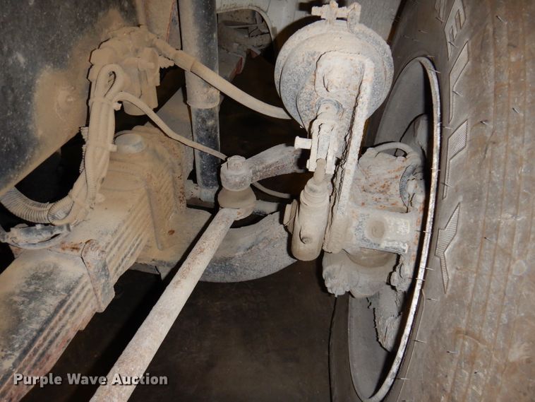 image for item KY9673 2001 Freightliner FL70  grapple truck