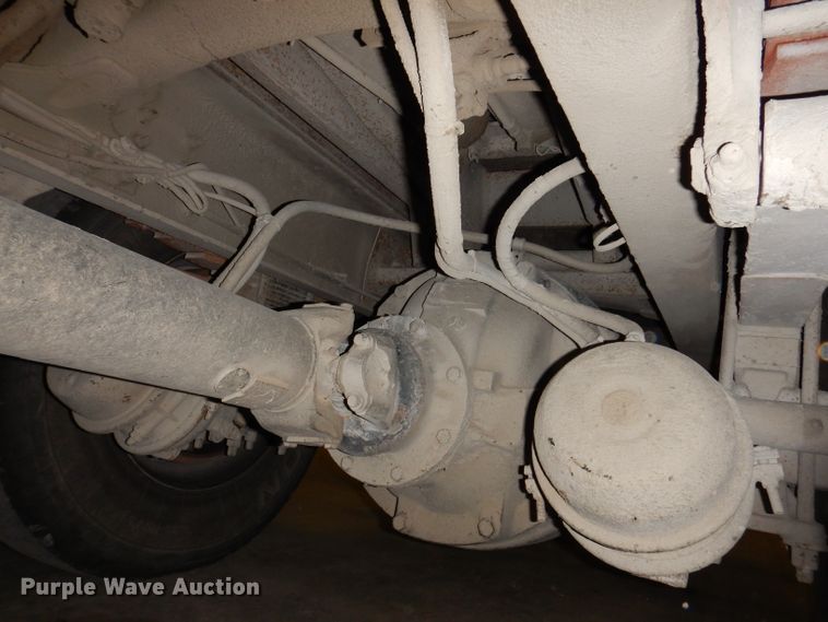 image for item KY9673 2001 Freightliner FL70  grapple truck