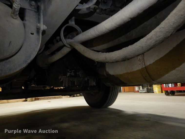 image for item KY9673 2001 Freightliner FL70  grapple truck