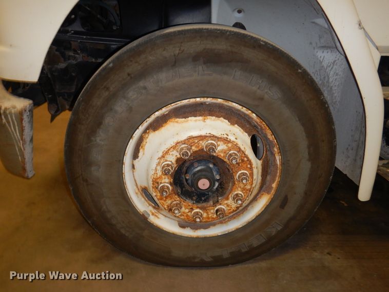 image for item KY9673 2001 Freightliner FL70  grapple truck