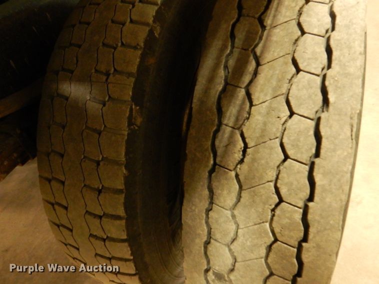 image for item KY9673 2001 Freightliner FL70  grapple truck