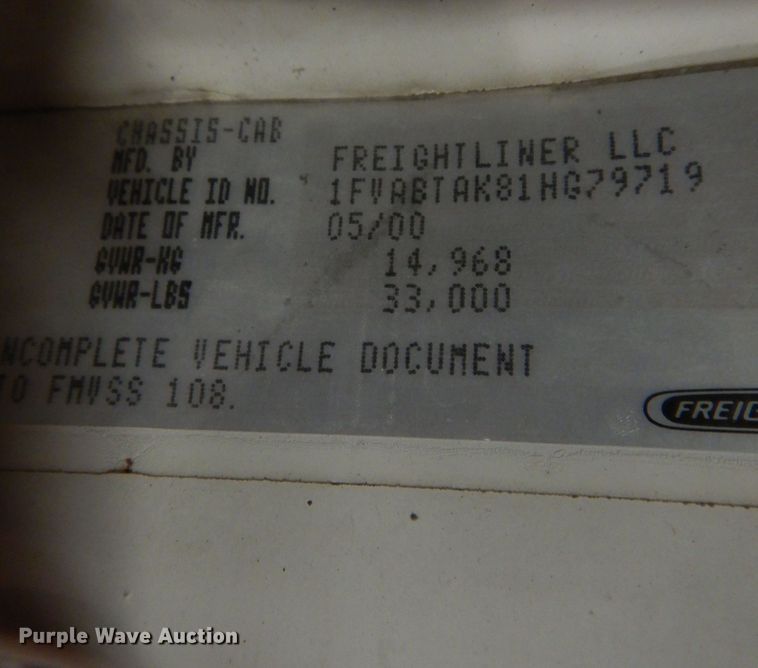 image for item KY9673 2001 Freightliner FL70  grapple truck