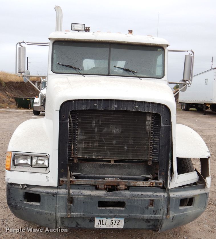 image for item KY9674 1992 Freightliner FLD112  grapple truck