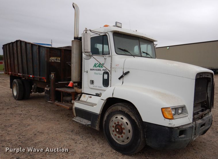 image for item KY9674 1992 Freightliner FLD112  grapple truck