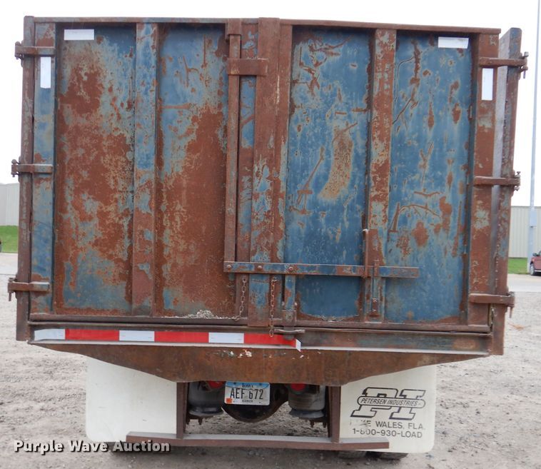 image for item KY9674 1992 Freightliner FLD112  grapple truck