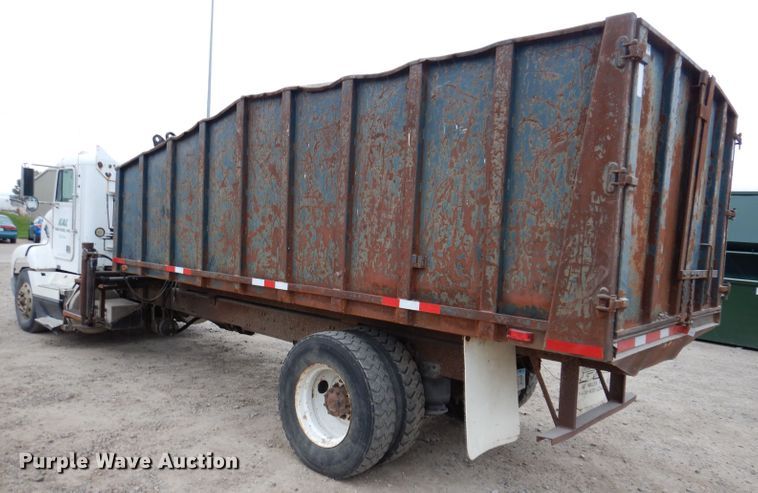 image for item KY9674 1992 Freightliner FLD112  grapple truck