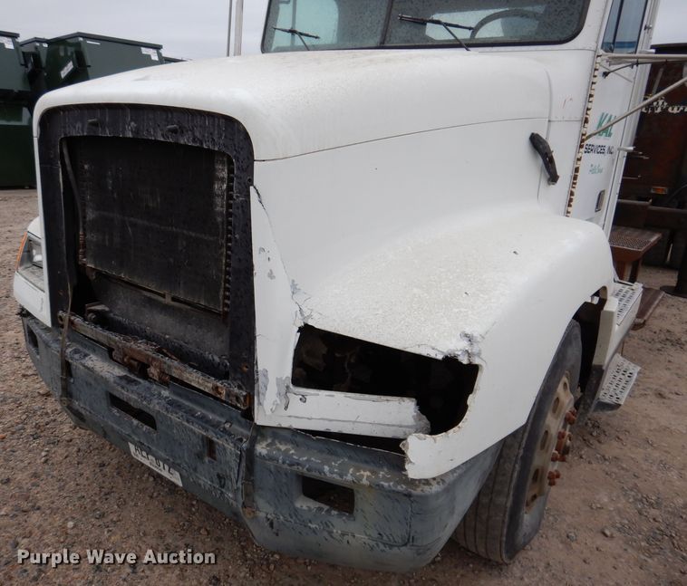 image for item KY9674 1992 Freightliner FLD112  grapple truck
