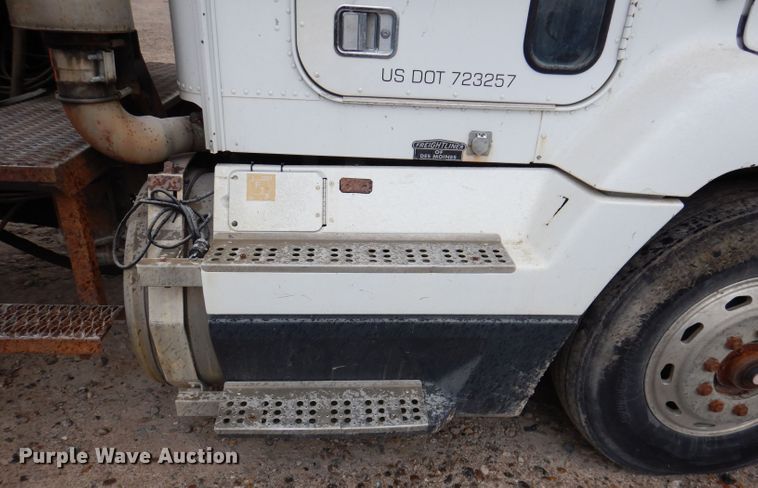 image for item KY9674 1992 Freightliner FLD112  grapple truck