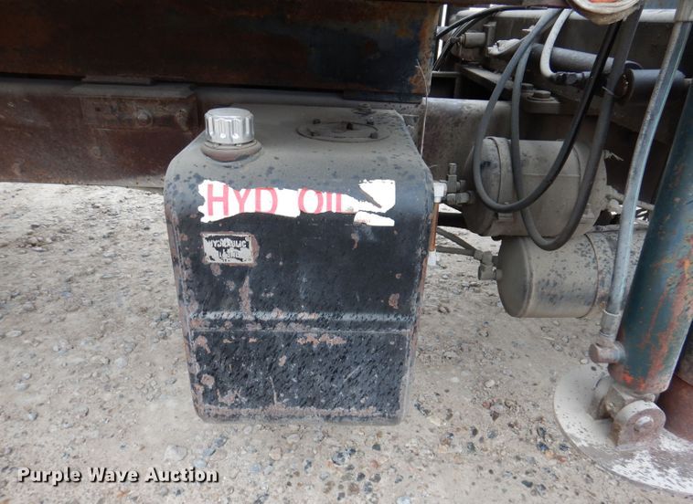 image for item KY9674 1992 Freightliner FLD112  grapple truck