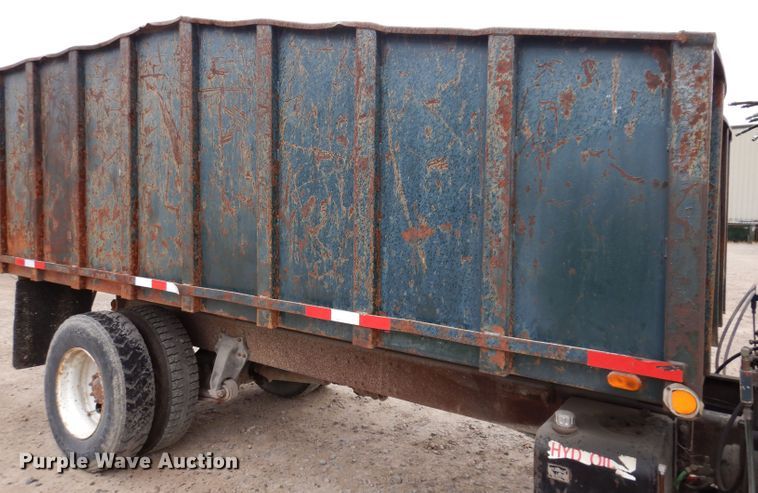 image for item KY9674 1992 Freightliner FLD112  grapple truck