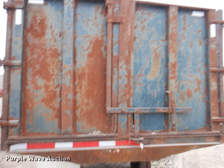 image for item KY9674 1992 Freightliner FLD112  grapple truck