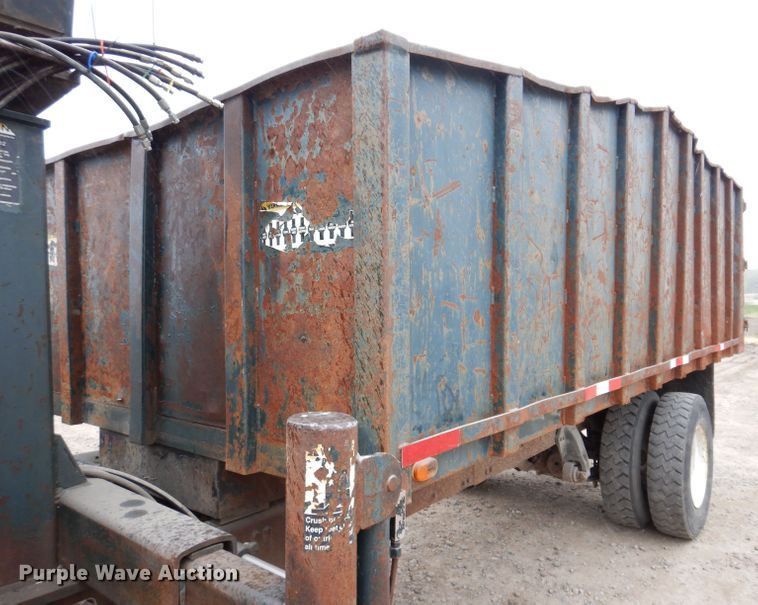 image for item KY9674 1992 Freightliner FLD112  grapple truck