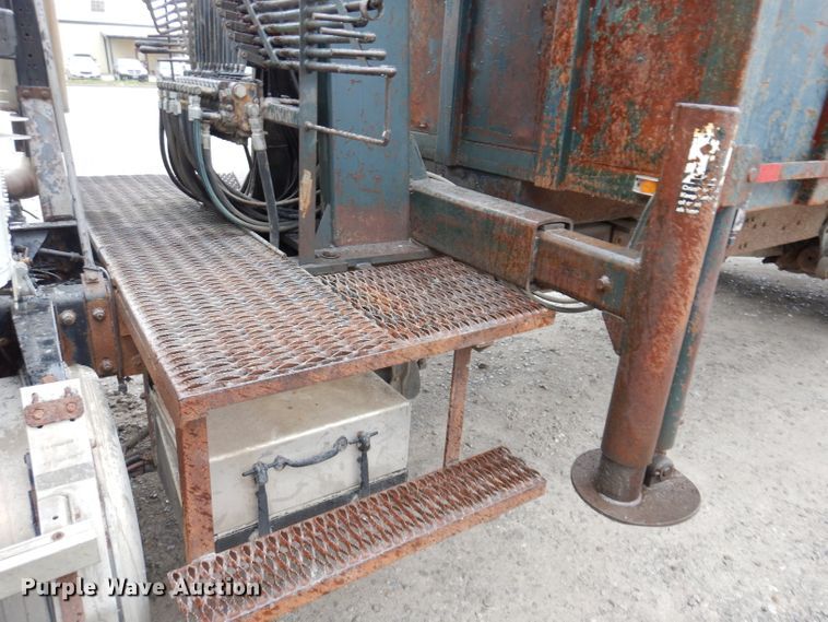 image for item KY9674 1992 Freightliner FLD112  grapple truck