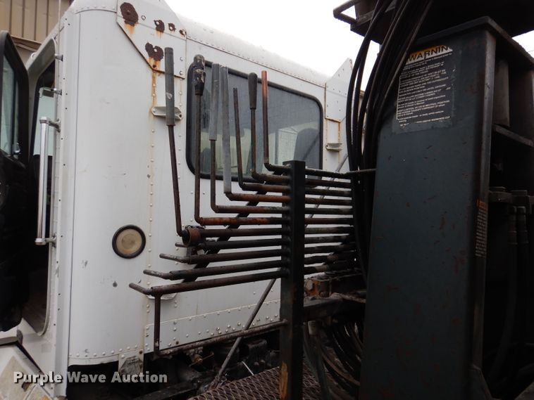 image for item KY9674 1992 Freightliner FLD112  grapple truck