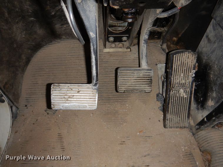 image for item KY9674 1992 Freightliner FLD112  grapple truck