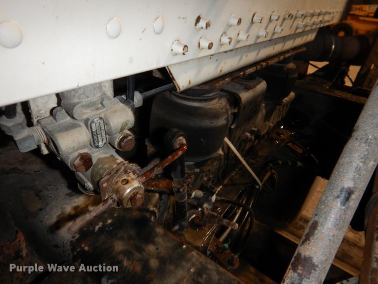 image for item KY9674 1992 Freightliner FLD112  grapple truck