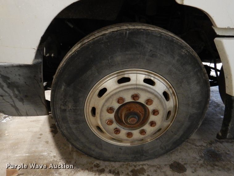 image for item KY9674 1992 Freightliner FLD112  grapple truck