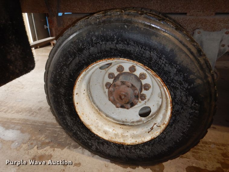 image for item KY9674 1992 Freightliner FLD112  grapple truck