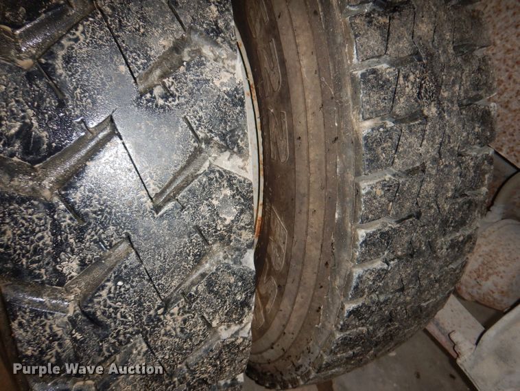 image for item KY9674 1992 Freightliner FLD112  grapple truck